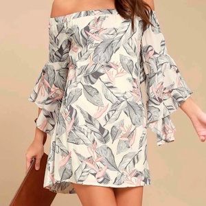 ⭐️New⭐️ Sun-Drenched Daydream Beige Floral Dress